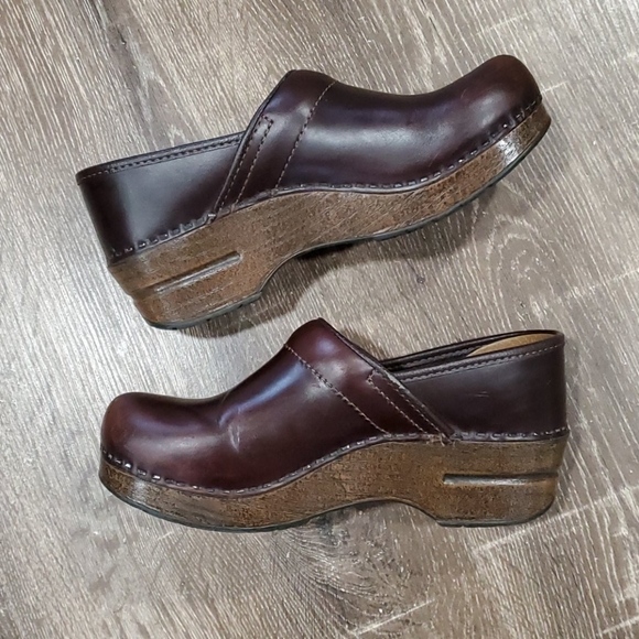 Dansko Classic Brown leather clogs size 37 - Picture 3 of 9